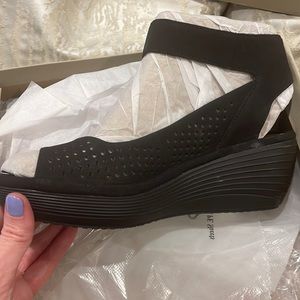 Clarks Reedly Salene Black size 8 women’s NWT NEVER WORN